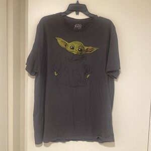 Star Wars mandalorian baby yoda tee